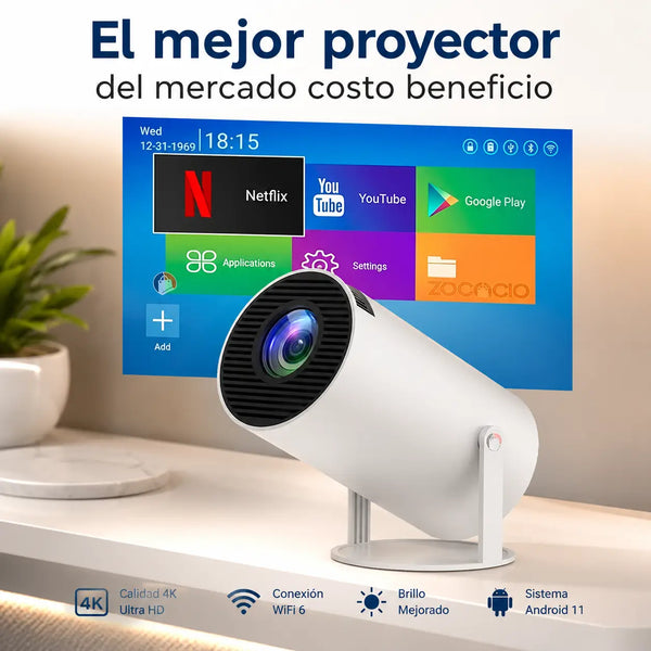 Mini proyector cilíndrico encendido proyectando una película gigante en la pared de un dormitorio en Colombia