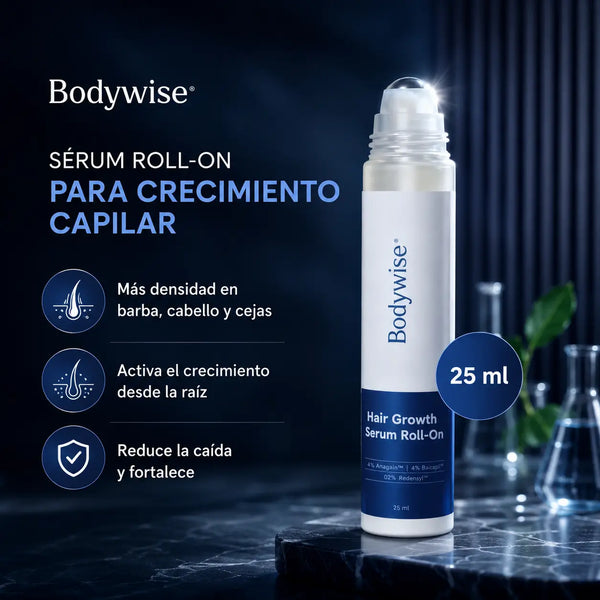 Hombre joven aplicando el roll-on Redensyl AURA PRIME en la barba frente al espejo