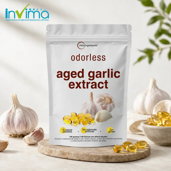 Bolsa Doypack de Ajo Añejado Inodoro 100 softgels sobre el mesón de una cocina colombiana
