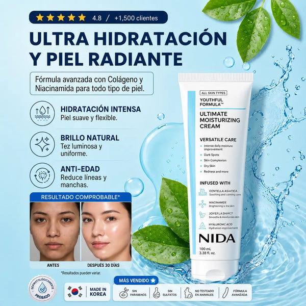Mujer joven aplicándose la crema hidratante coreana en la mejilla frente al espejo